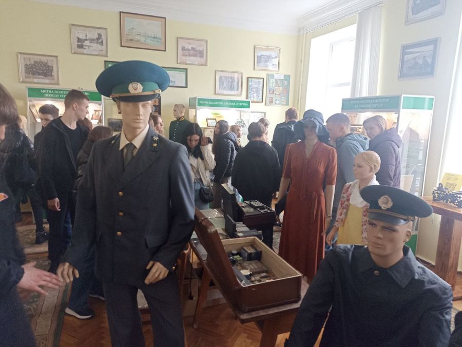 Учні ліцею «Борисфен» в університеті митної справи та фінансів