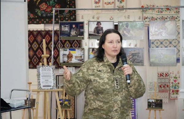 В Університеті митної справи та фінансів відкрито фотовиставку «Про100 героїв»