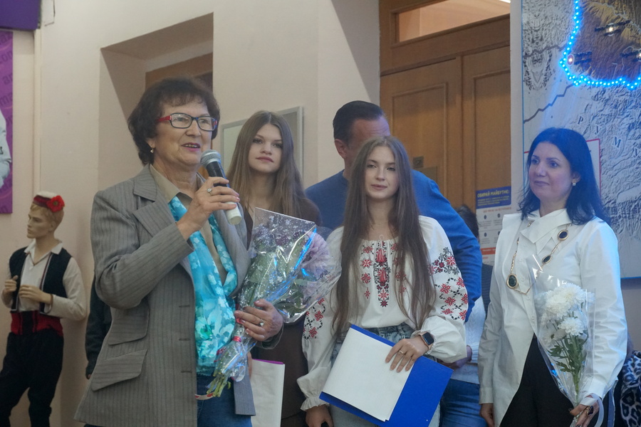 «Мелодія степу»: у мистецькій галереї УМСФ відкрилася виставка живопису Любові Швець